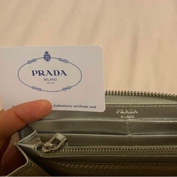 PRADA SMALL HAND WALLET - Picture 6 of 7